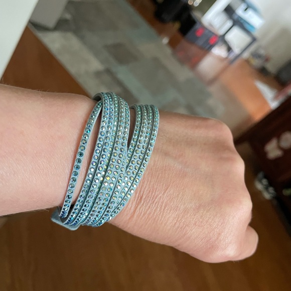 NEW Wrap-star Bracelet.Light Saphire Shimmer crystal. powder blue Alcantara band - Picture 5 of 5